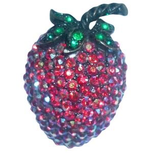 Vintage Weiss Red AB Rhinestone Strawberry Brooch Figural‎ Fruit Pin Japanned